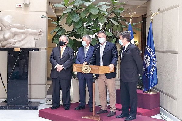 Senadores oficialistas piden al Gobierno proyecto para regular ejecución del segundo retiro de fondos