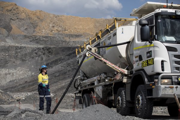 Firma de explosivos del grupo Sigdo Koppers se expande con compra de firma australiana
