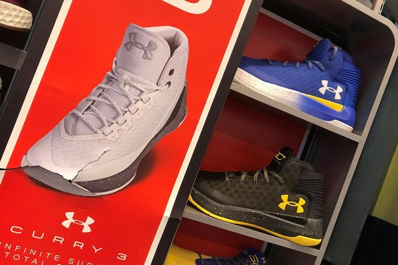 <p>Forus se queda con la distribución exclusiva de la estadounidense Under Armour en Chile</p>