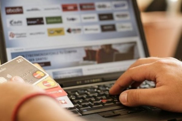 Sernac interpone demanda colectiva contra Falabella y Paris por fallas en ventas online durante la pandemia