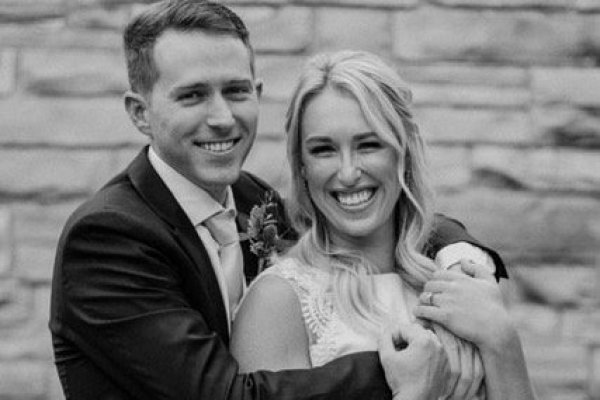 El matrimonio de Alexa Guarachi previo al torneo en Australia