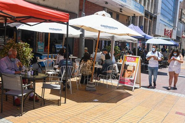 La economía chilena decepciona en octubre y registra su octava caída consecutiva