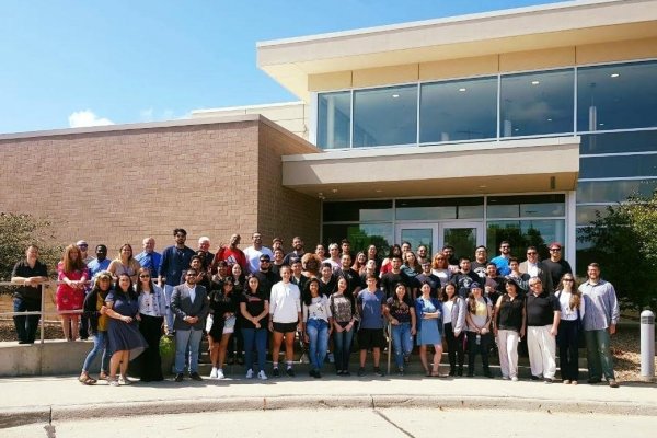 Pesadilla en Iowa: estudiantes chilenos demandan a universidad por explotación laboral y maltratos