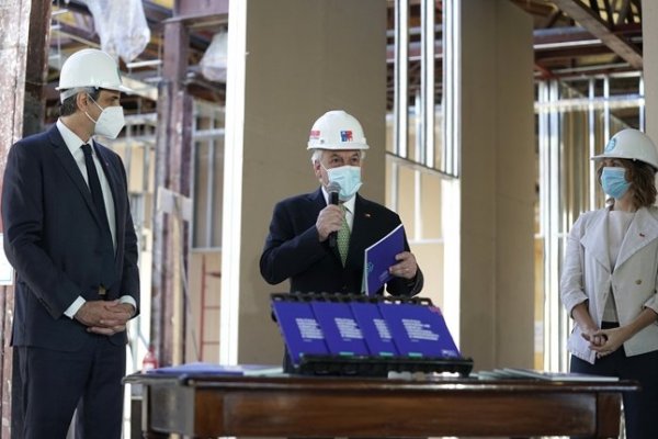 Presidente Piñera recibe la Política Nacional de Ciencia, Tecnología, Conocimiento e Innovación