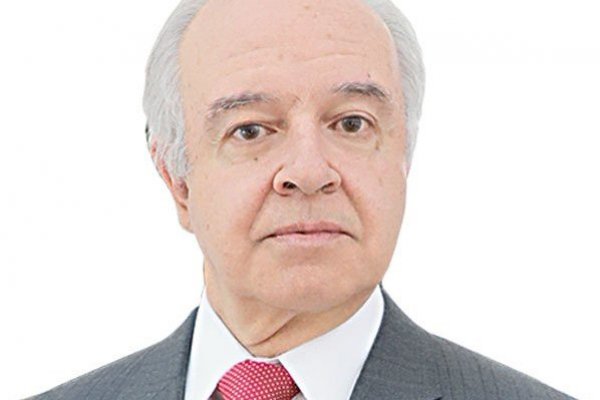 ¿Dónde debe recaer la iniciativa de gasto fiscal?