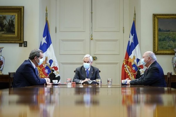 Piñera conversa con Xi Jinping y refuerzan lazos comerciales al cumplirse 50 años de relaciones diplomáticas con China