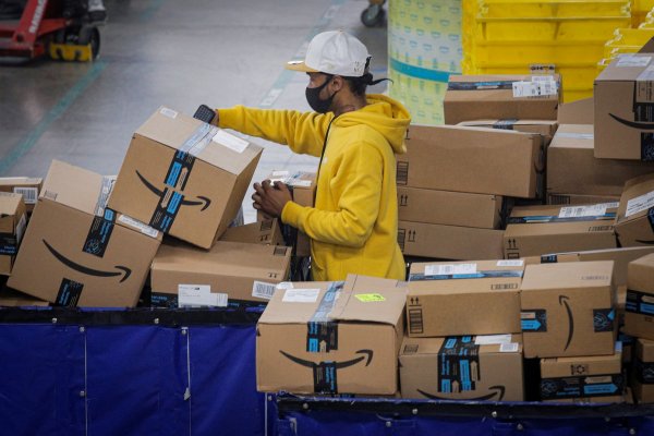 Estudio revela cuántas toneladas de basura genera Amazon en un año