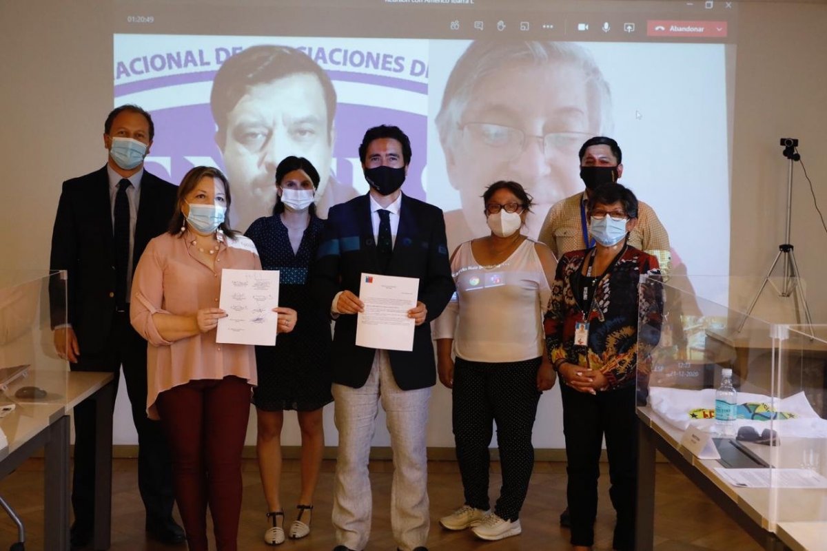 <p>Reajuste del sector público: Hacienda logra acuerdo y entregará bono Covid a funcionarios de la salud</p>