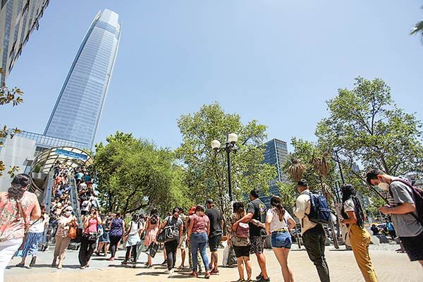 Autoridad inicia sumarios sanitarios contra Costanera Center y Mall Centro de Concepción
