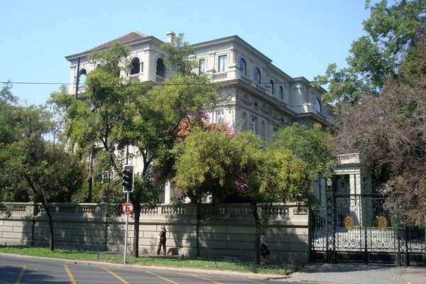 Cámara Nacional de Comercio finalmente aprueba la venta del Palacio Bruna, su histórica sede