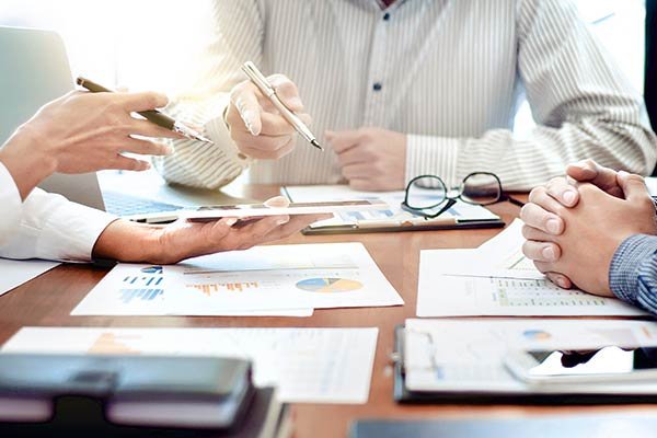 <p>En Europa recién se levantaron las restricciones de distribución de dividendos para los bancos, pero se sugirió no repartir más de un 15%.</p>