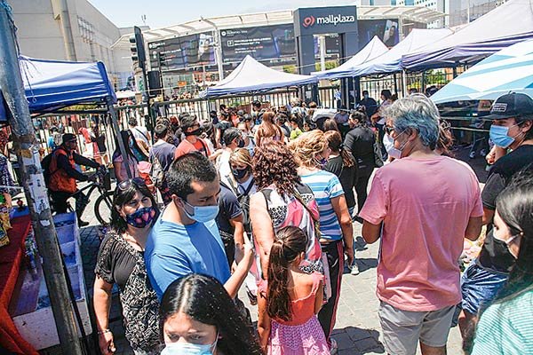 Seremi de Salud prohíbe funcionamiento de Mallplaza Norte por fallas en controles sanitarios y aglomeraciones
