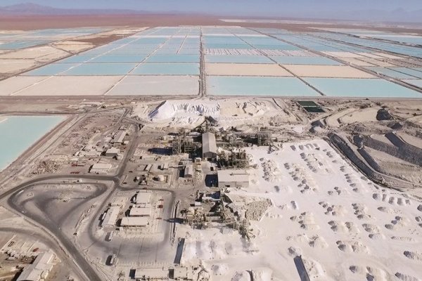 <p>SQM espera concretar aumento de capital la primera mitad del 2021 y se reunirá con inversionistas para aclarar dudas</p>
