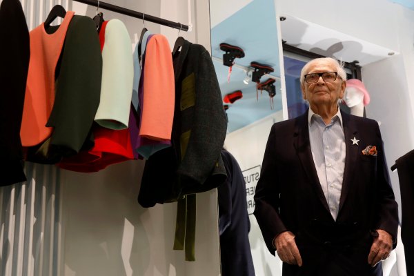 Fallece a los 98 años el diseñador Pierre Cardin