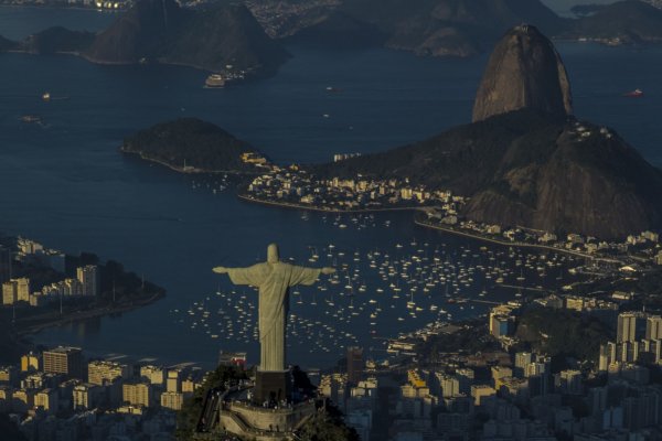 Comercio minorista de Brasil tuvo su peor Navidad desde la recesión