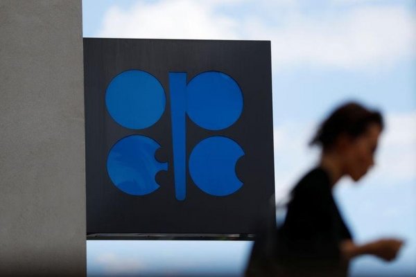 OPEP+ en punto muerto sobre aumento de producción de crudo pero mañana retoman conversaciones