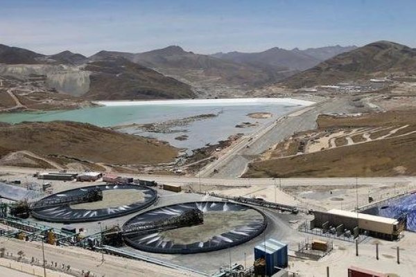 Bloqueos a mina peruana Las Bambas impiden exportar concentrado de cobre por US$ 530 millones