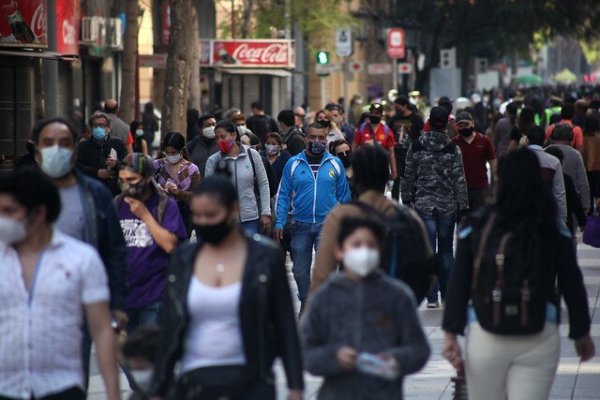 <p>Retiro del 10% eleva los ingresos de los hogares y se detiene el alza del endeudamiento de las familias</p>