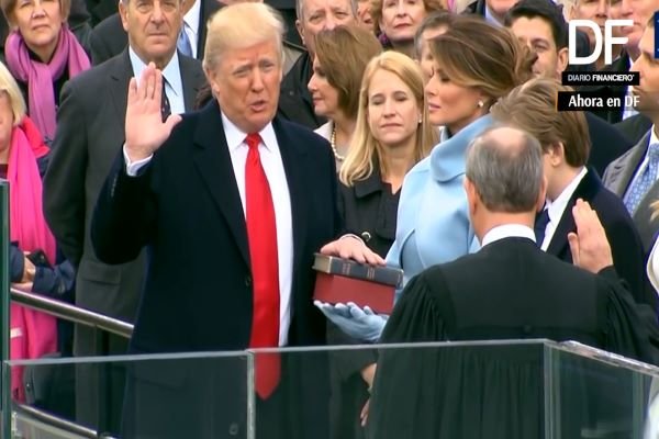 <p>Ahora en DF| Trump anuncia que no asistirá a la ceremonia de cambio de mando y Pelosi se contacta con máximo militar de EE.UU. para impedir que se ordene un ataque nuclear</p>