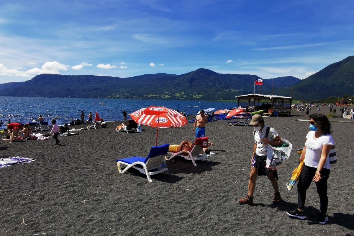 <p>La playa de Pucón.</p>