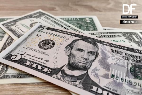 <p>Ahora en DF| ¿Por qué el anuncio del Banco Central generó un alza en el dólar?</p>