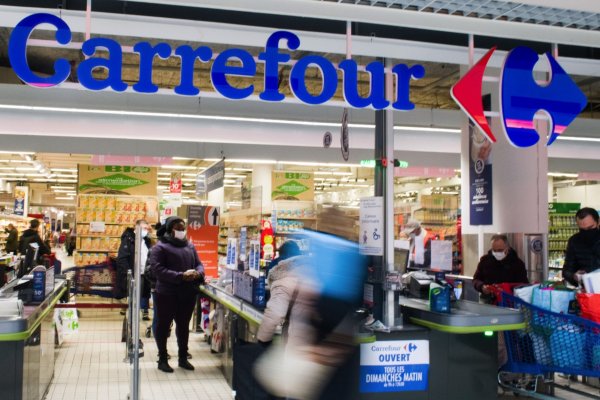 Francia se opone a oferta de Couche-Tard por Carrefour de US$ 20 mil millones
