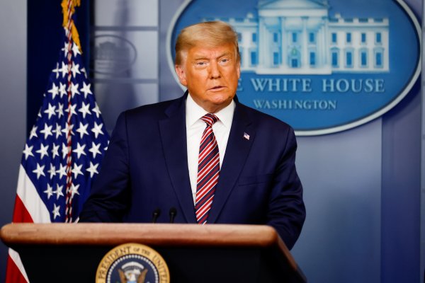 En medio de segundo juicio político, Trump llama a "aliviar las tensiones y calmar los ánimos"