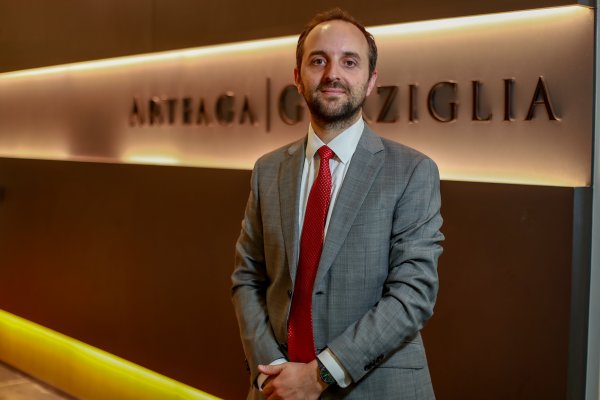 Estudio jurídico Arteaga Gorziglia potencia área tributaria y suma nuevo socio