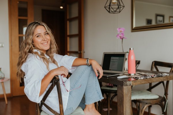 Emprendimiento de liderazgo femenino se reconvierte con bootcamps y capacitaciones online