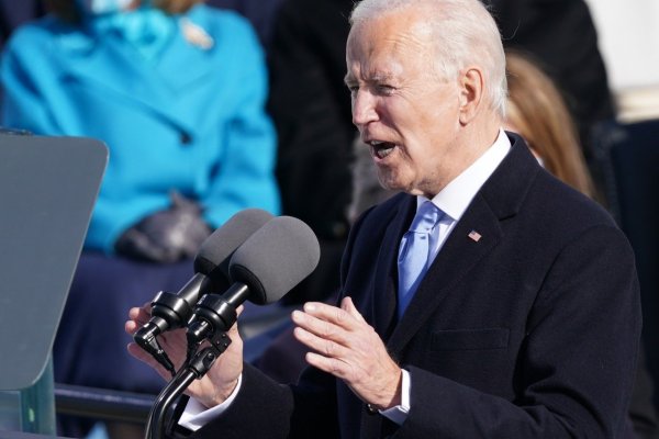 Biden jura como el nuevo presidente de EEUU y asegura que "la democracia ha prevalecido"
