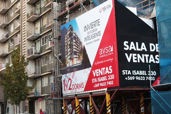 Fuerte caída en las ventas lleva a inmobiliarias y bancos a revivir campaña utilizada en crisis de 2009