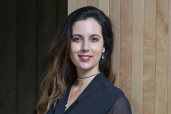 Alejandra Martí: Una ola creativa que abraza la ópera