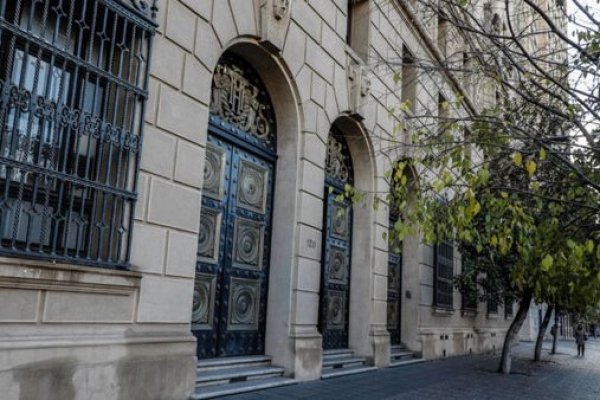 Horas clave para el cambio en Hacienda con una lista corta para el reemplazo de Briones