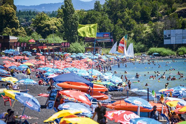 Comunas turísticas del sur del país sacan cuentas del impacto de retroceder a cuarentena en pleno verano