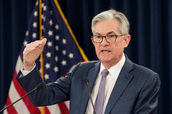 Fed mantiene política monetaria sin cambios, pero advierte moderación de la recuperación en su primera reunión en la era Biden