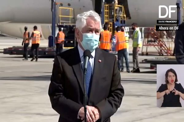 <p>Ahora en DF| Ministro Paris anuncia que las 4 millones de vacunas Sinovac que llegarán esta semana se utilizarán en primeras dosis</p>