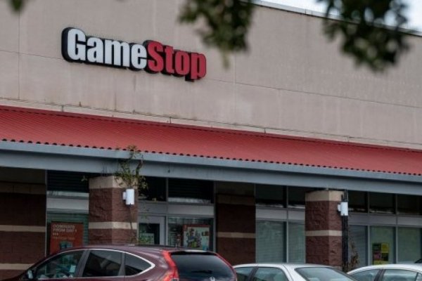<p>Plataformas de trading suspenden operaciones con la acción de GameStop tras su explosivo rally en bolsa</p>
