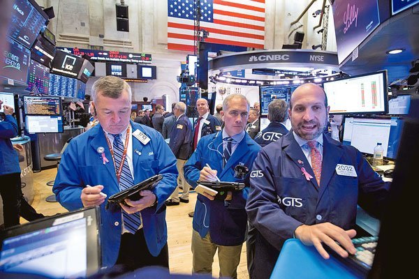 Wall Street cierra su mejor semana desde noviembre y S&P 500 registra nuevo récord