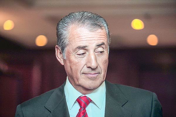 Julio Ponce va por más y ahora sociedad ligada al empresario comprará acciones de Oro Blanco, Norte Grande y Nitratos