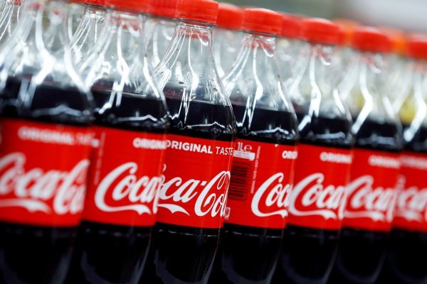 Coca-Cola introduce botellas de plástico 100% recicladas en Estados Unidos