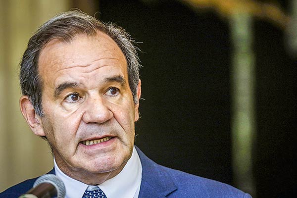 Gobierno define que vacunas son para la población con residencia en el país