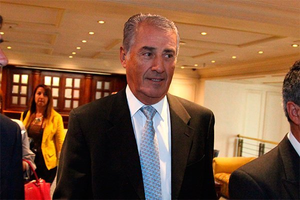 Siguen los movimientos en las cascadas: Sociedad ligada a Julio Ponce ahora desembolsa casi $ 1.000 millones en acciones de SQM-A