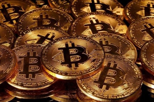 Bitcoin bate nuevo récord y se acerca a la barrera de los US$ 50 mil tras nuevas apuestas de Mastercard y BNY Mellon