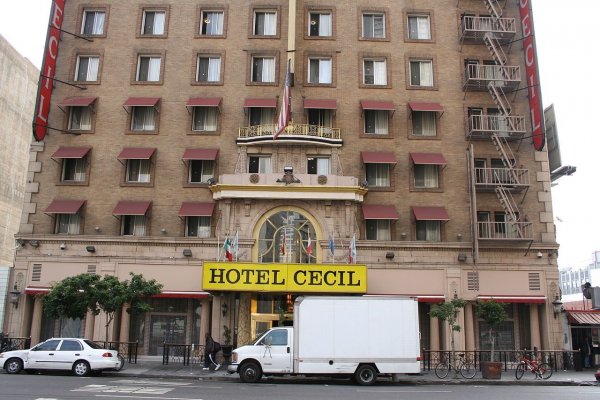 Guía de Ocio: Misterios en un fatídico hotel y reaperturas
