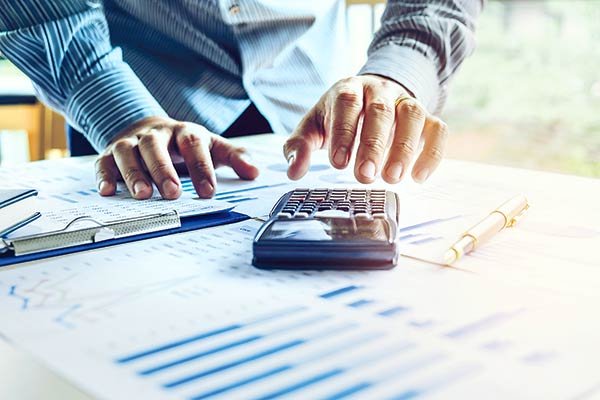 ¿Y Chile? Varios países de la OCDE aplican IVA a los servicios, pero otorgan beneficios a productos básicos o a personas de bajos ingresos