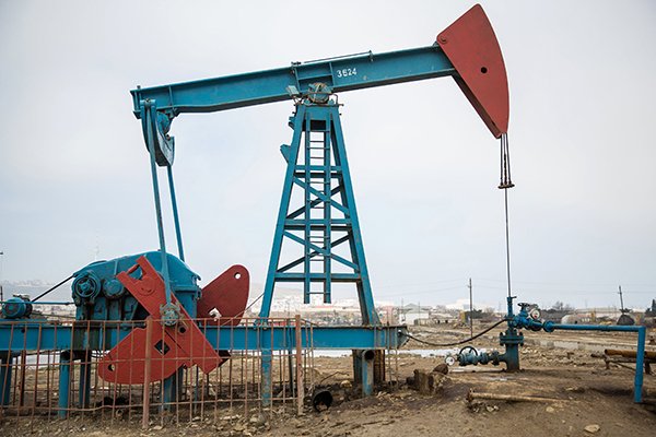 Petróleo extiende racha alcista por interrupciones de producción en Texas