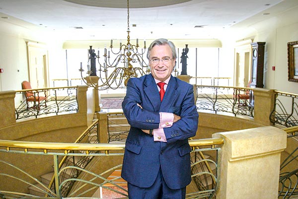 <p>Los chilenos que trabajaron con Francisco “Paco” Luzón cuentan cómo fue la expansión de Santander</p>