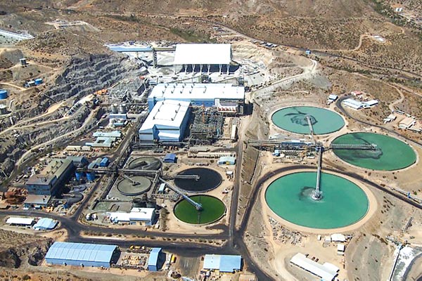 El alza del metal empuja al alza acciones de mineras que operan en Chile