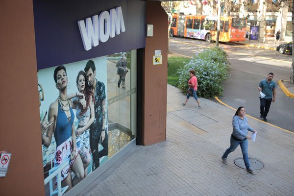 WOM lanza oficialmente su servicio de fibra óptica con despliegue en dos regiones