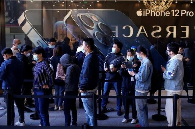 <p>Apple le quita a Samsung el primer lugar en ventas de smartphones en 2020</p>